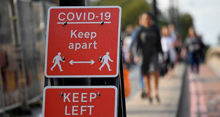 Koronavirüs - Kovid-19 - Sosyal mesafe uyarısı - Londra - İngiltere