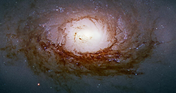 Caldwell 40 ya da NGC 3626 olarak bilinen Aslan Takımyıldızı'nda yer alan galaksinin görüntüsü