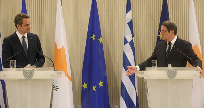 Yunanistan Başbakanı Kiryakos Miçotakis, Güney Kıbrıs'a yaptığı ziyarette Cumhurbaşkanı Nikos Anastasiadis ile