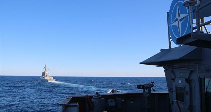 Milli Savunma Bakanlığı, NATO Daimi Deniz Görev Grubu-2 ile TCG GÖKOVA fırkateyninin Doğu Akdeniz'de geçiş eğitimleri yaptığını bildirdi.