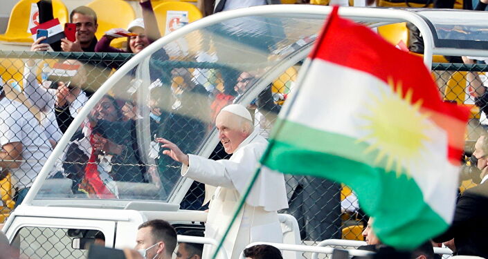 Katoliklerin ruhani lideri Papa Francis, Irak'ın Erbil kentindeki Franso Hariri Stadyumu'nda düzenlenen ayine iştirak etti.