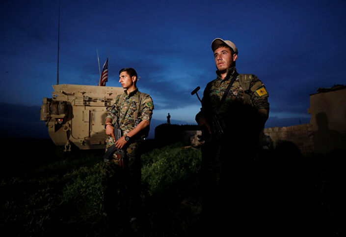 ABD'li askerler YPG'yle birlikte sınır nöbetinde