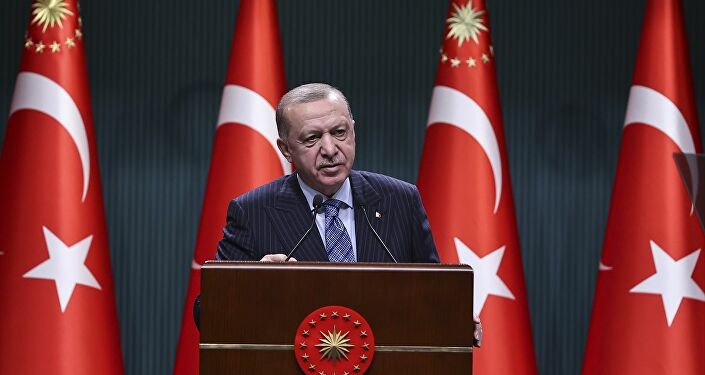 Türkiye Cumhurbaşkanı Recep Tayyip Erdoğan, Cumhurbaşkanlığı Kabine Toplantısı'nın ardından açıklamalarda bulundu.