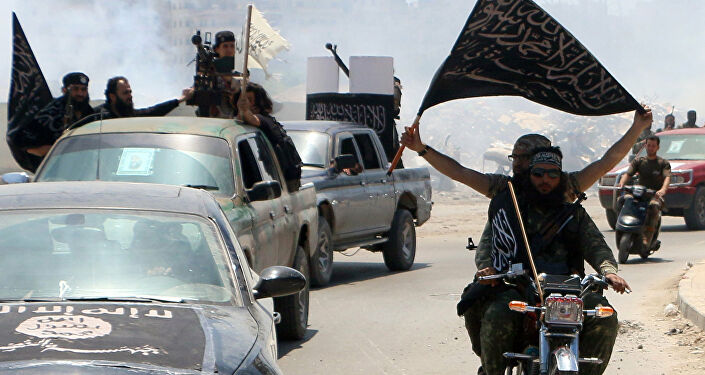 El Kaide bağlantılı El Nusra militanları