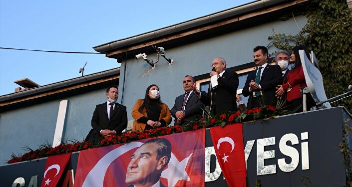 CHP Genel Başkanı Kemal Kılıçdaroğlu, Aksaray programları kapsamında Saratlı Beldesini ziyaret etti.