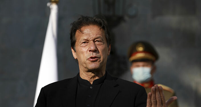Pakistan Başbakanı İmran Han, ikili ilişkileri görüşmek üzere Suudi Arabistan'da