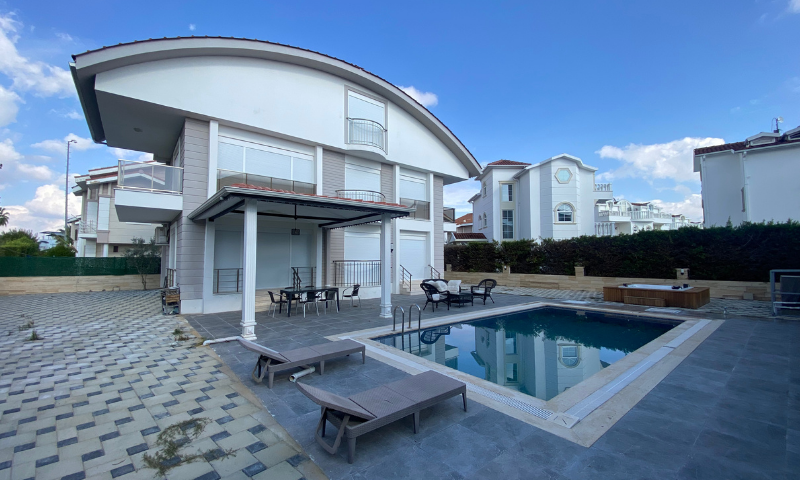Antalya’da Tatilin Yeni Yolu: Özgürlük Sunan Villa Kiralama Seçenekleri