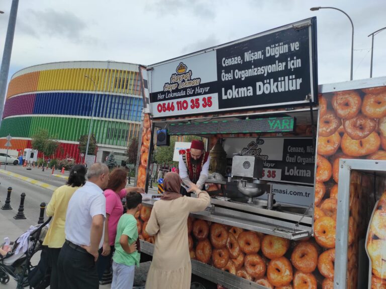 İstanbul’un Her İlçesine Lokma Dağıtımı